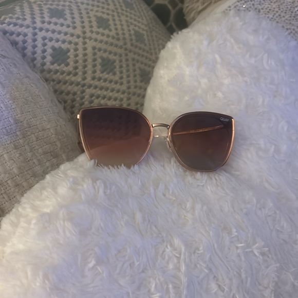 NWOT Quay Women's Flat Out Sunglasses - Picture 6 of 6
